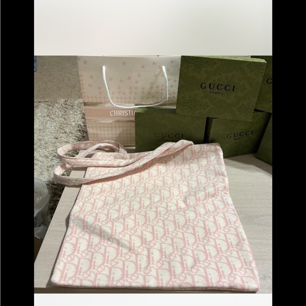 Dior pink Tote stop offering me target prices this is a dior gift with purchase